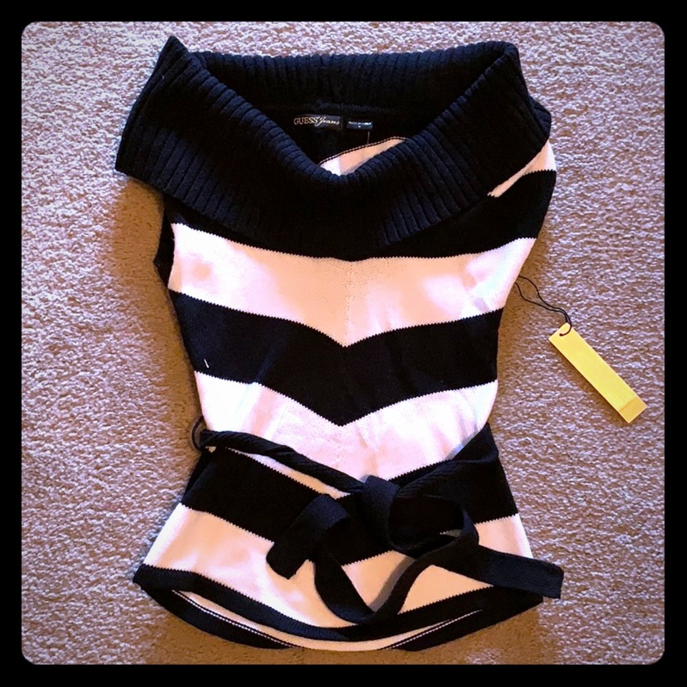 Black & white Guess off the shoulder sweater